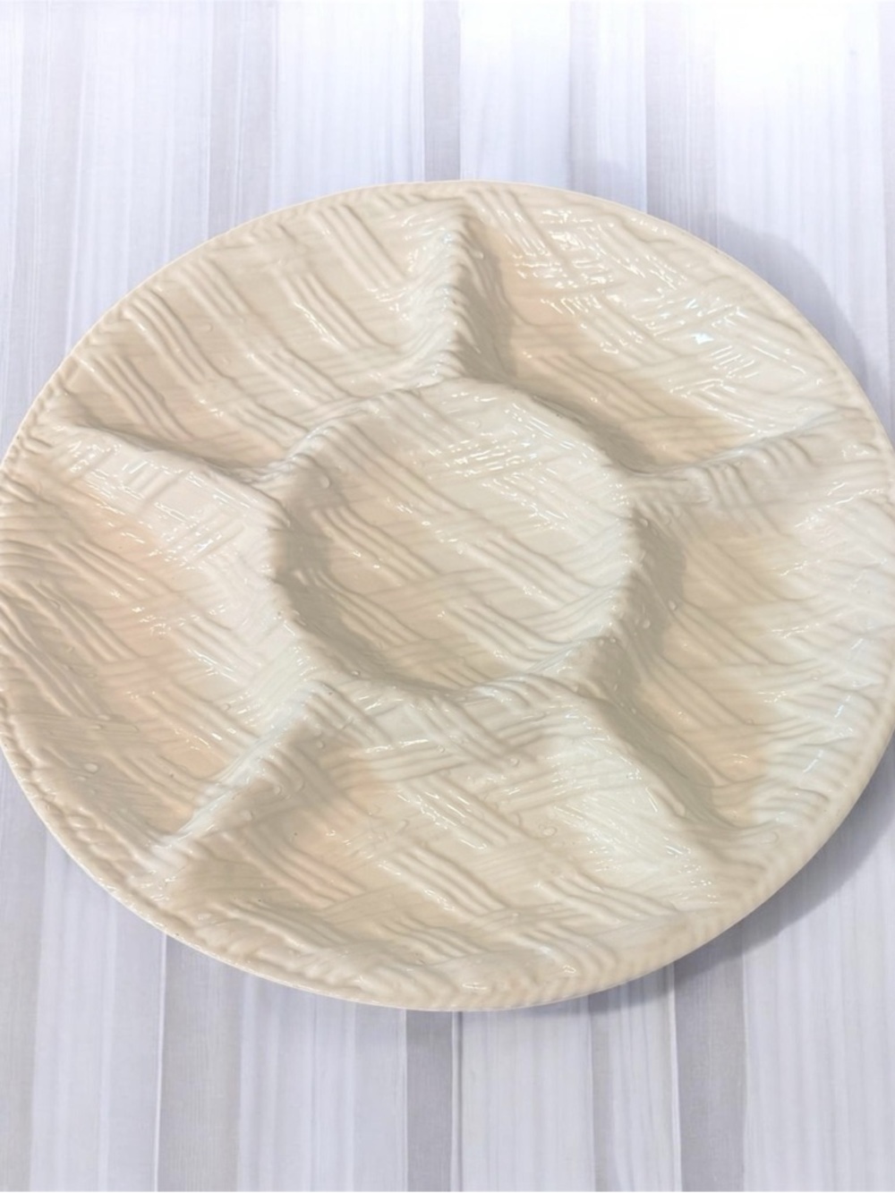 Loucarte White Textured 6 Part Sectioned Serving Platter - Picture 2 of 4